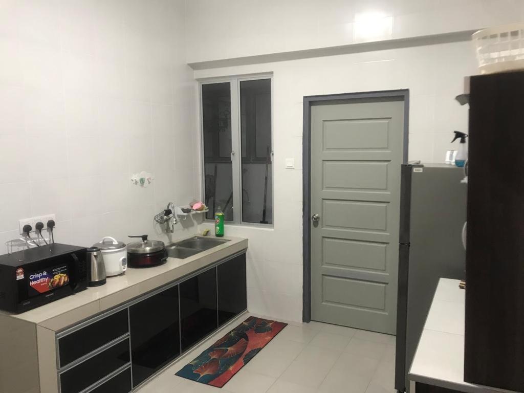 Venus Hollywood Sitiawan * Seri Manjung