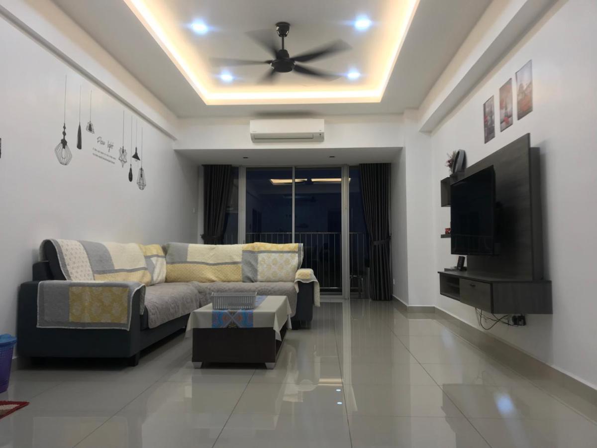 Venus Hollywood Sitiawan